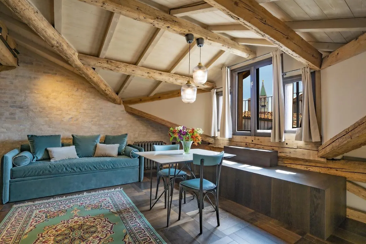 Corte Rubbi 11 Secret Terrace Apartment Venetië